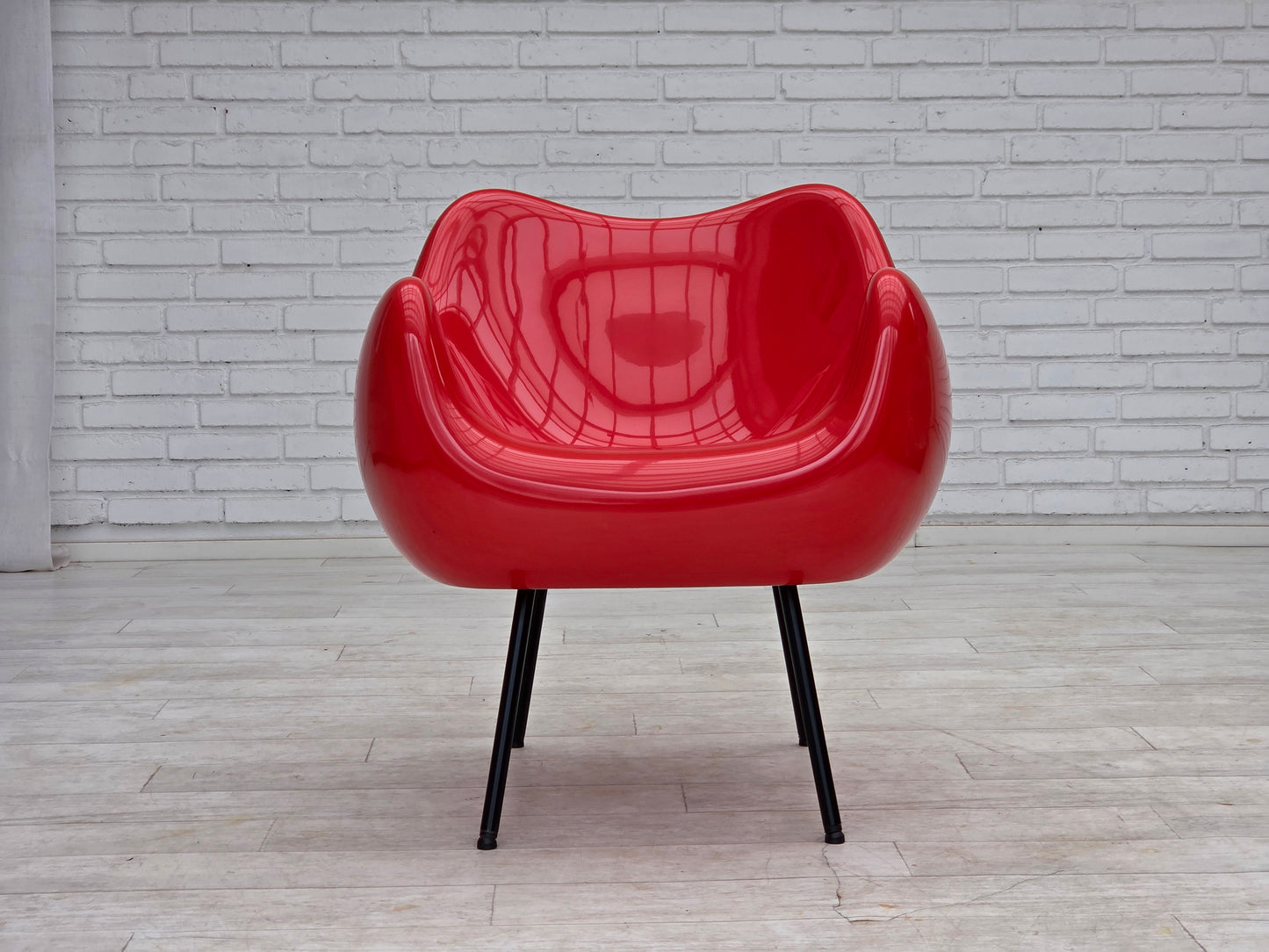 1960s, socialist realism design icon by Roman Modzelewski, model RM58 Composite.