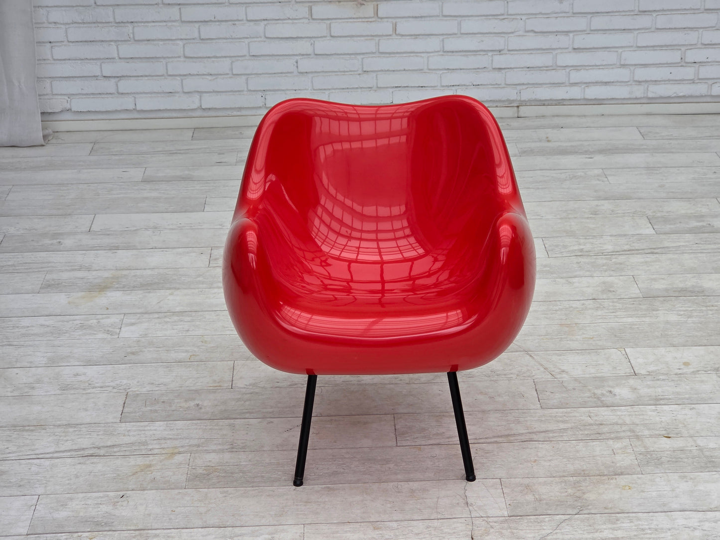 1960s, socialist realism design icon by Roman Modzelewski, model RM58 Composite.