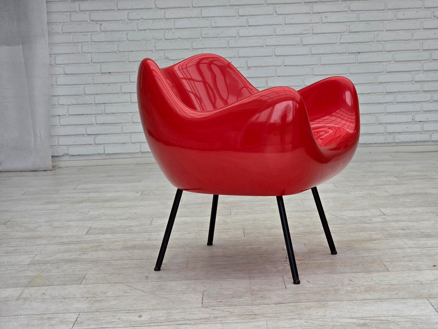 1960s, socialist realism design icon by Roman Modzelewski, model RM58 Composite.