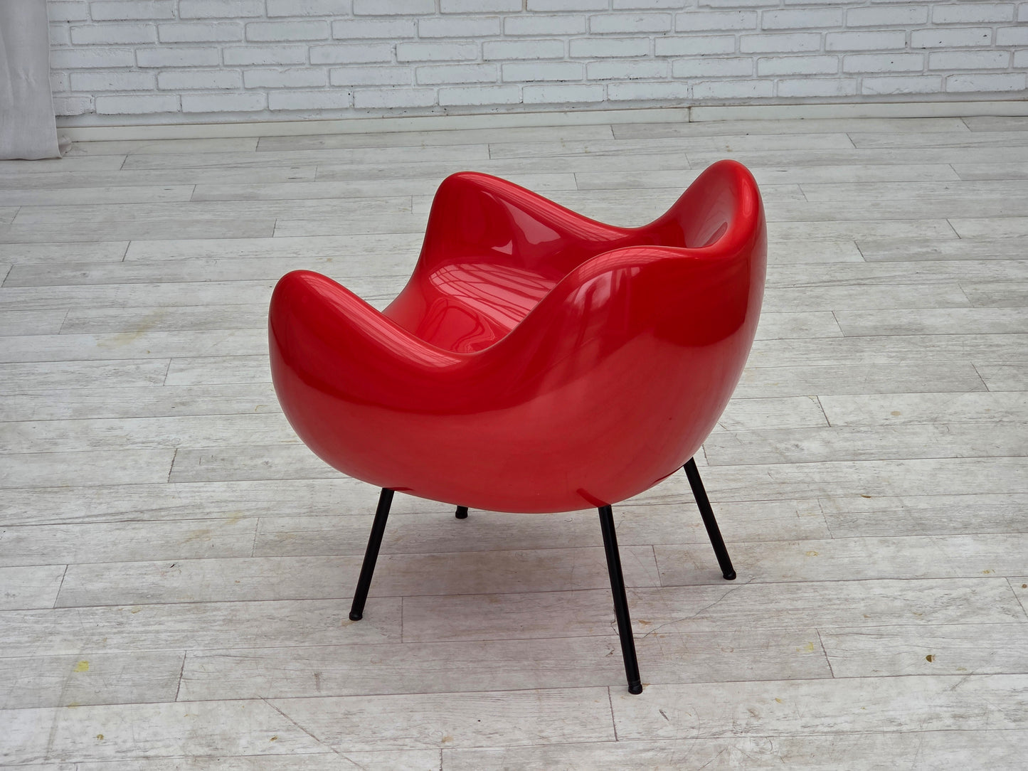 1960s, socialist realism design icon by Roman Modzelewski, model RM58 Composite.