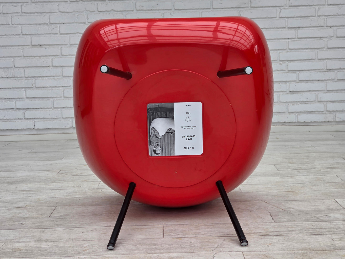 1960s, socialist realism design icon by Roman Modzelewski, model RM58 Composite.