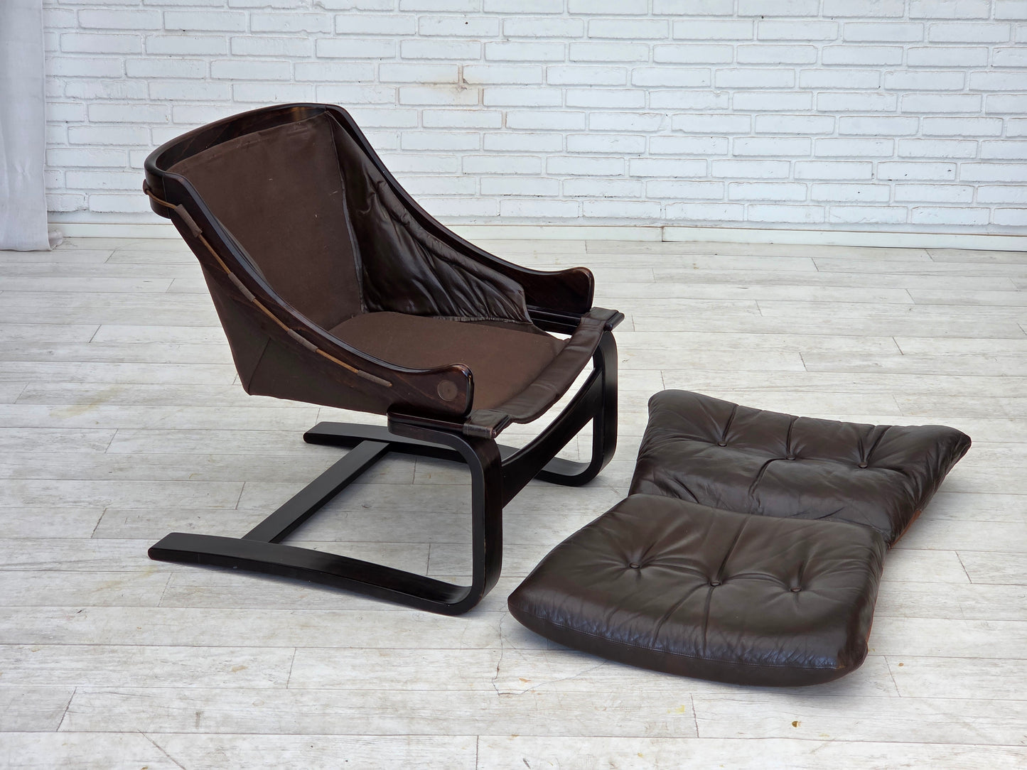 1970s, Swedish design by Åke Fribytter, armchair, furniture leather.