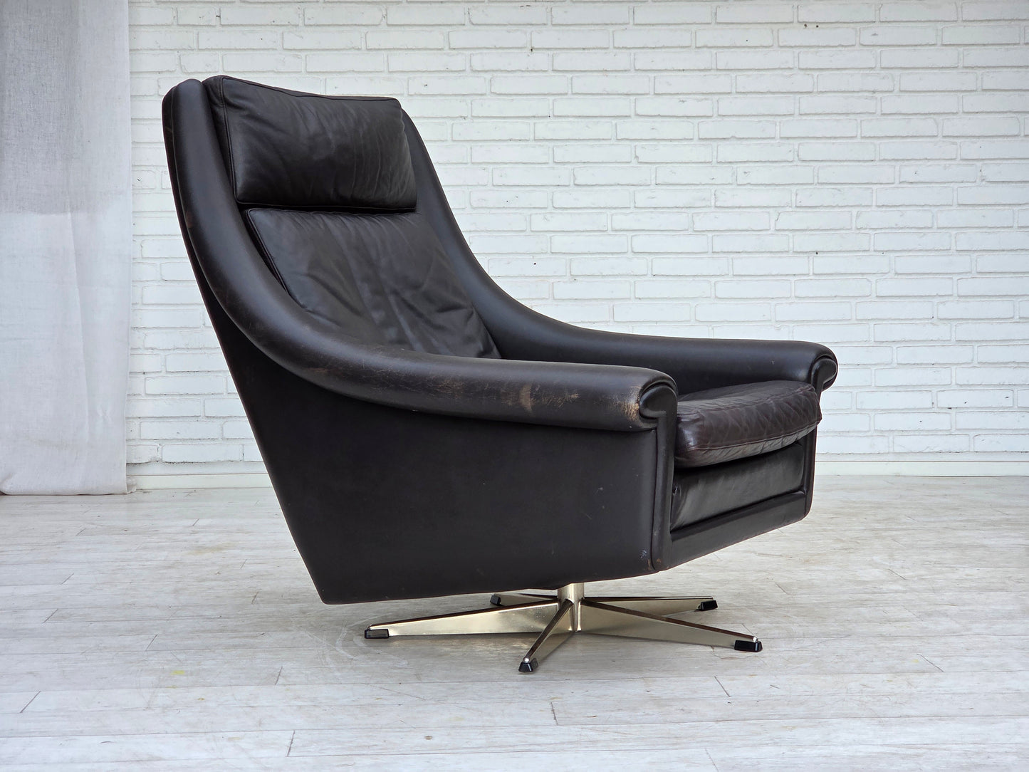 1960s, Danish highback swivel armchair by Aage Christensen, furniture leather.
