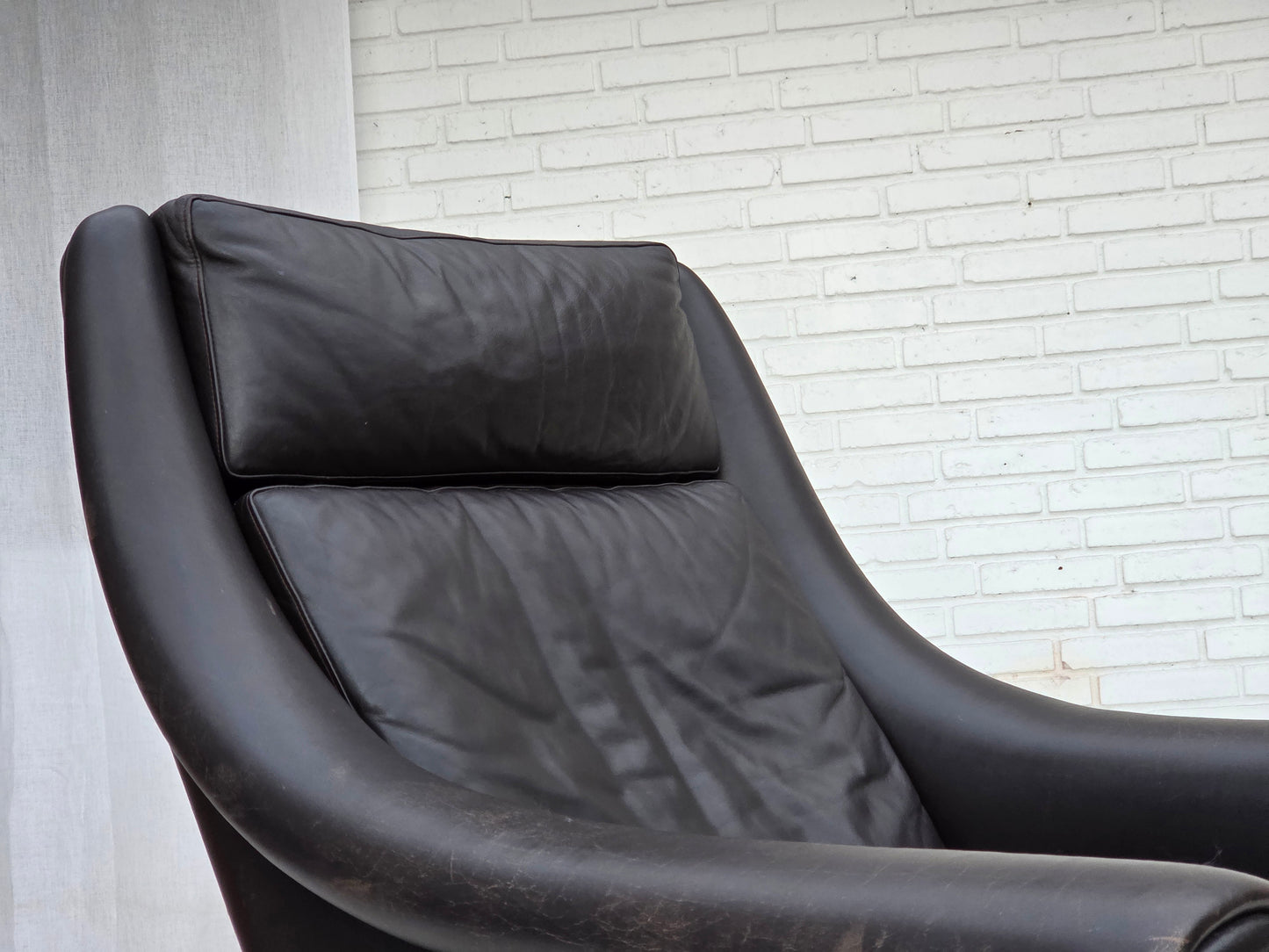 1960s, Danish highback swivel armchair by Aage Christensen, furniture leather.
