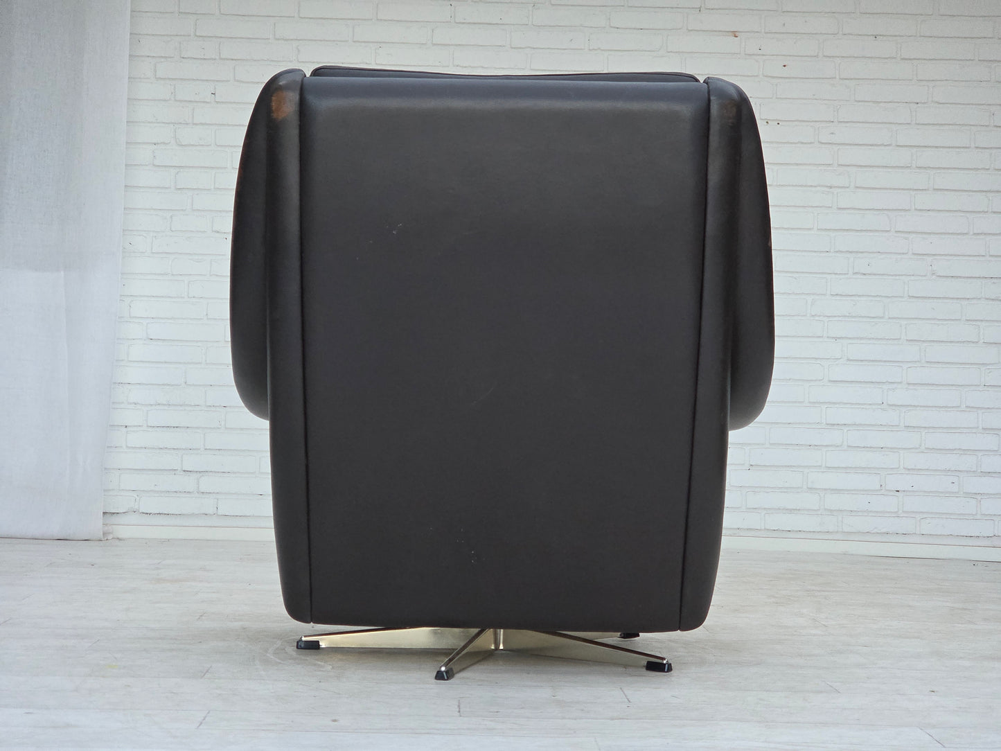 1960s, Danish highback swivel armchair by Aage Christensen, furniture leather.