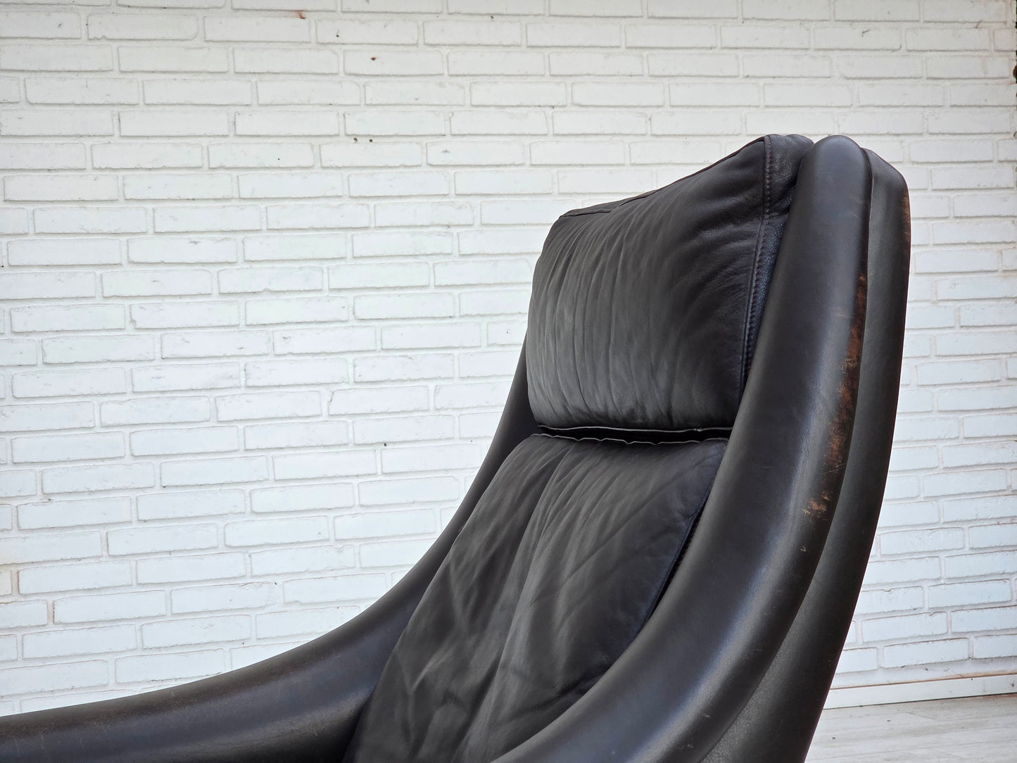 1960s, Danish highback swivel armchair by Aage Christensen, furniture leather.