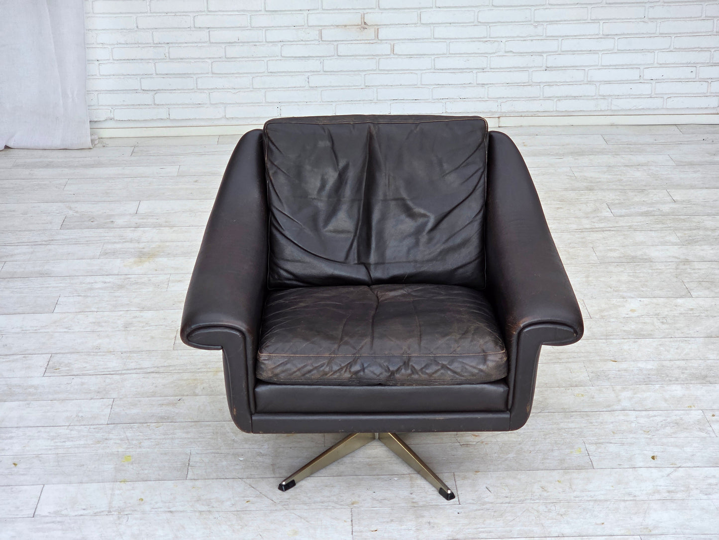 1960s, Danish swivel armchair by Aage Christensen, furniture leather.