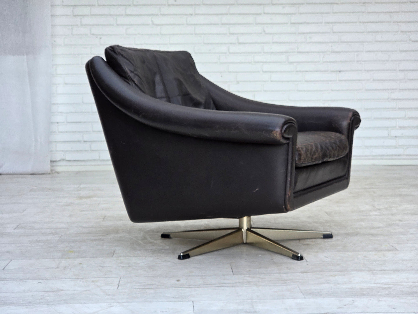 1960s, Danish swivel armchair by Aage Christensen, furniture leather.