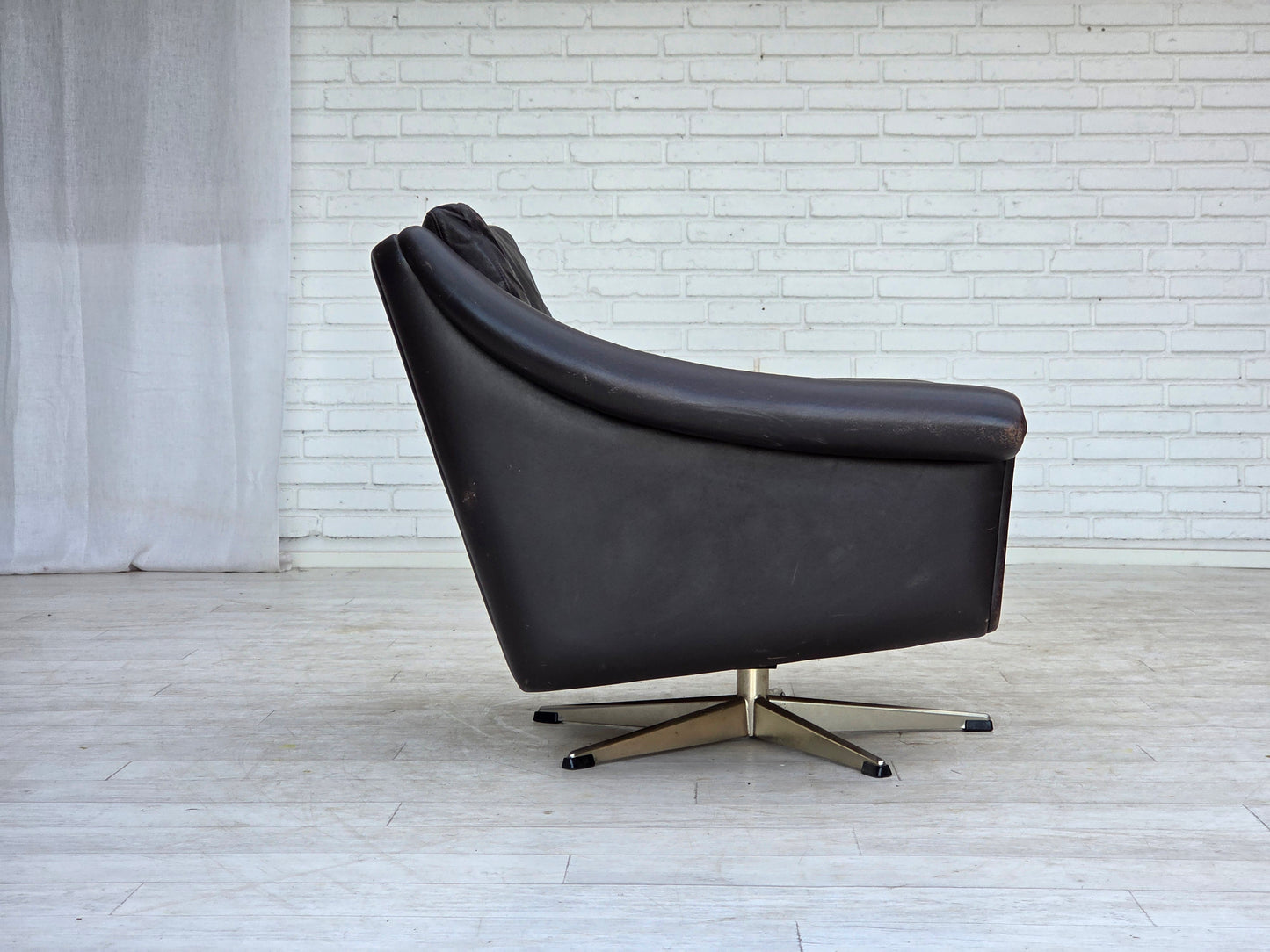1960s, Danish swivel armchair by Aage Christensen, furniture leather.