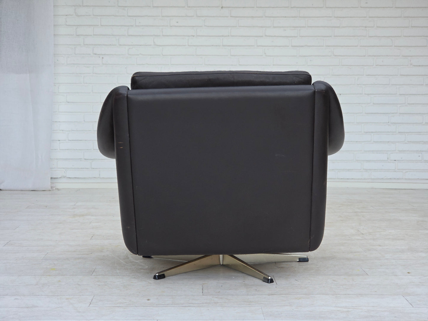 1960s, Danish swivel armchair by Aage Christensen, furniture leather.