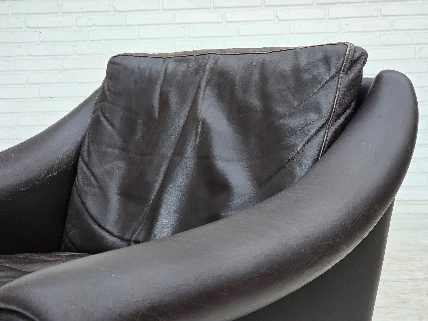 1960s, Danish swivel armchair by Aage Christensen, furniture leather.