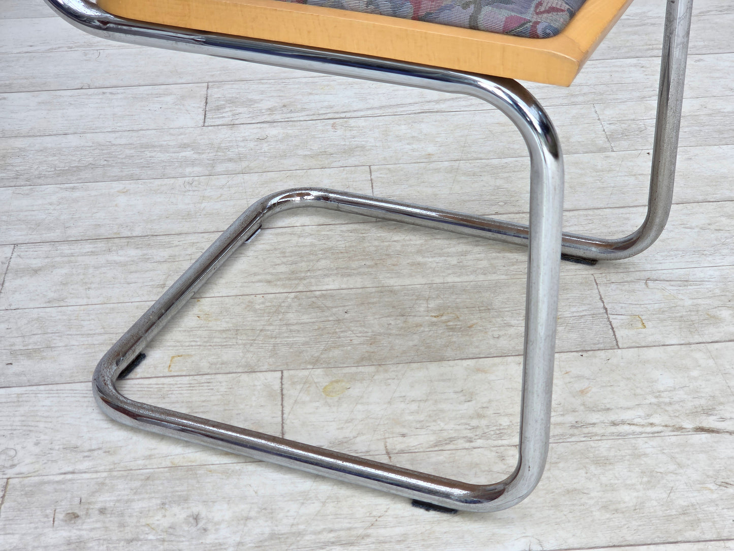 1970s, set of 4 pcs Italian dining chairs in Bauhaus style.