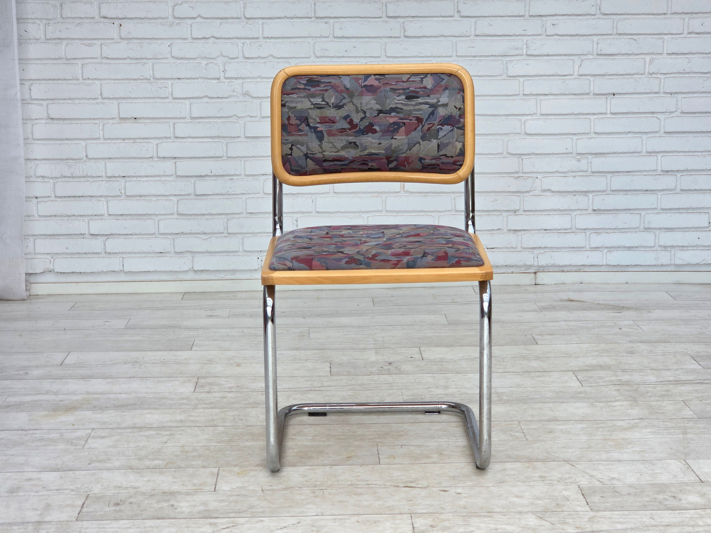 1970s, set of 4 pcs Italian dining chairs in Bauhaus style.