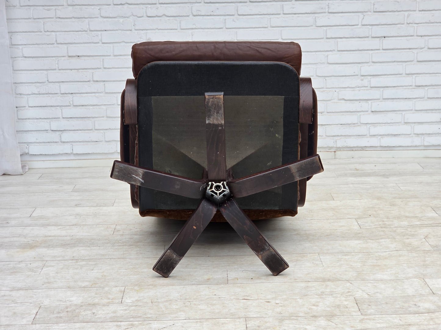 1970s, Danish swivel armchair by Georg Thams, brown furniture leather.