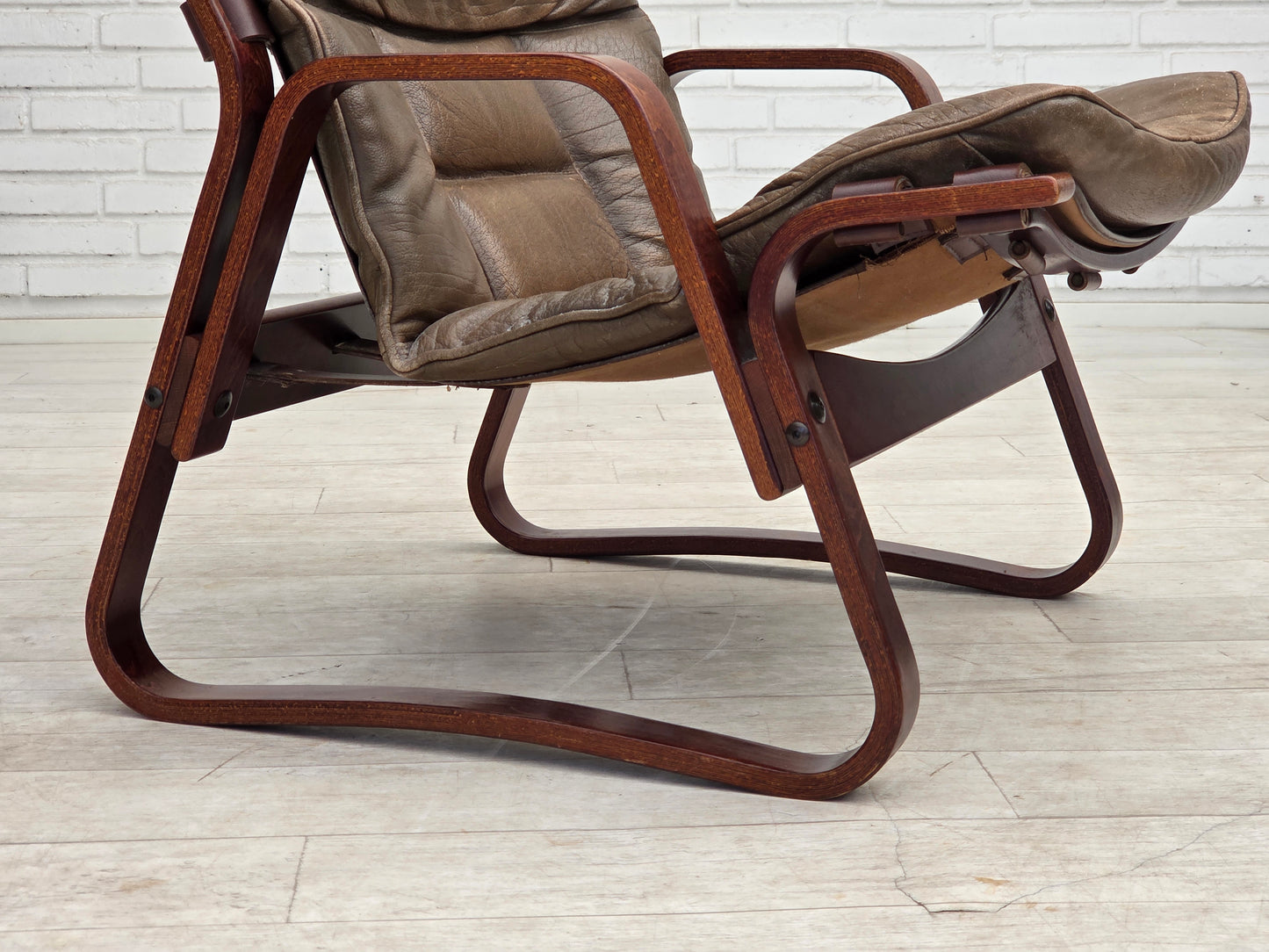 1970s, Norwegian lounge chair, furniture leather, bent wood.