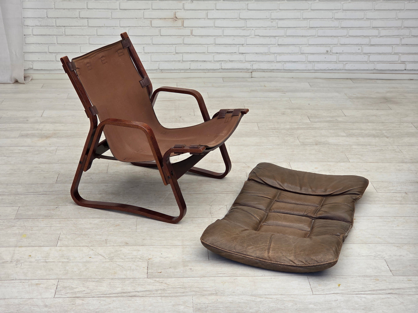1970s, Norwegian lounge chair, furniture leather, bent wood.