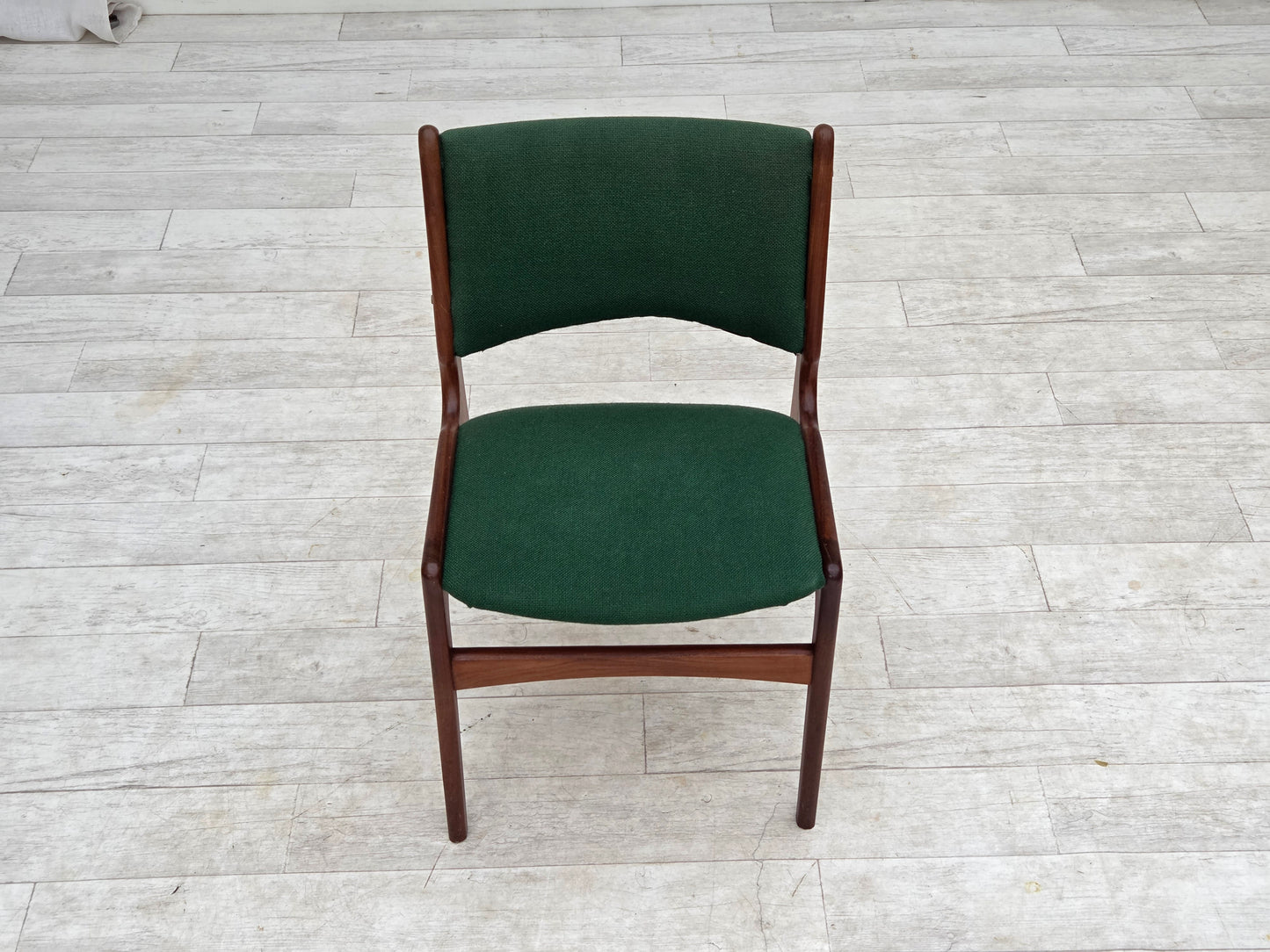 1960s, Danish design by Erik Buch, set of 4 dining chairs, model 89.