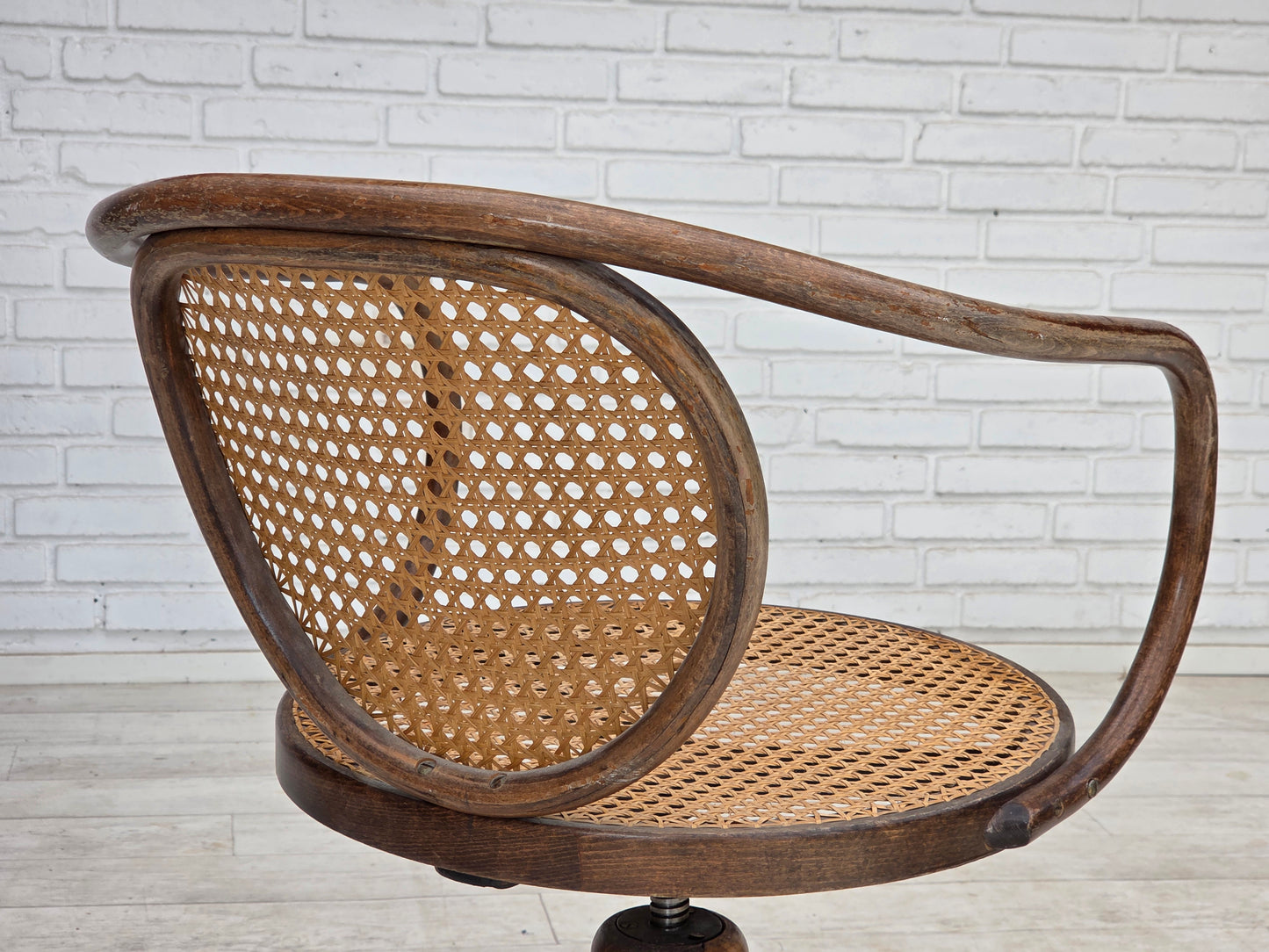 1950s, adjustable swivel armchair in Thonet style.
