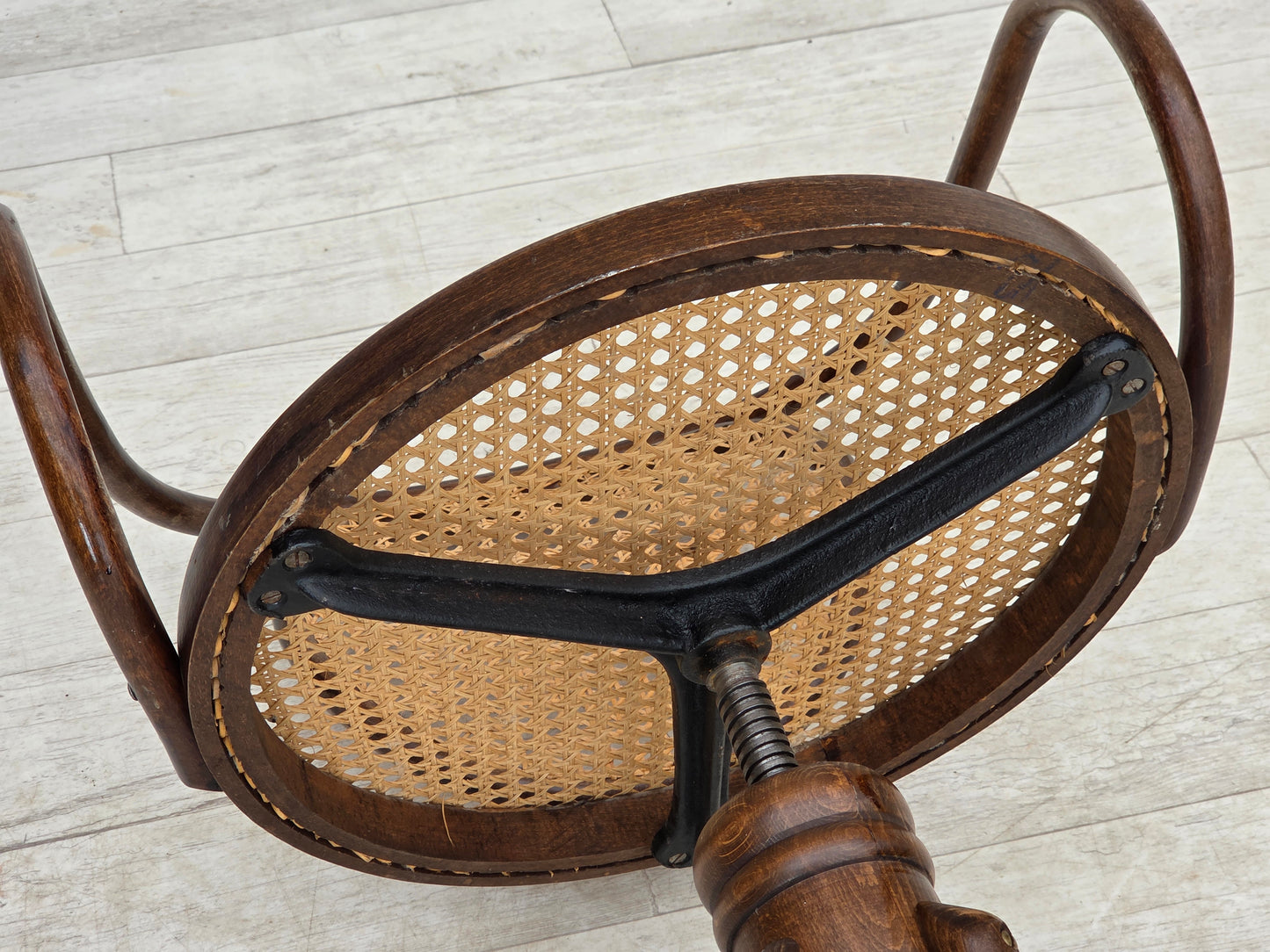 1950s, adjustable swivel armchair in Thonet style.