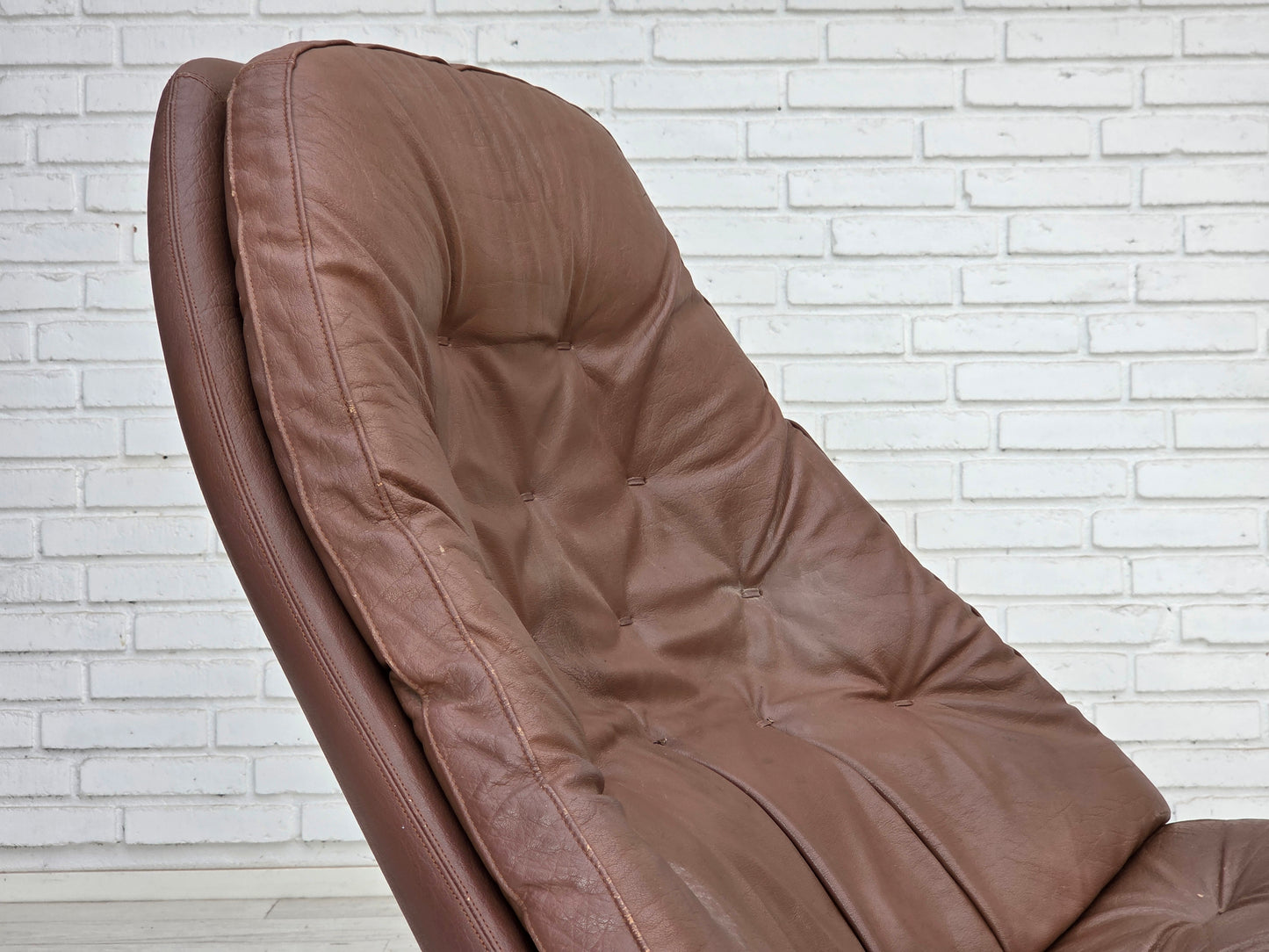 1970s, Danish design by Madsen & Schubell, swivel lounge chair.