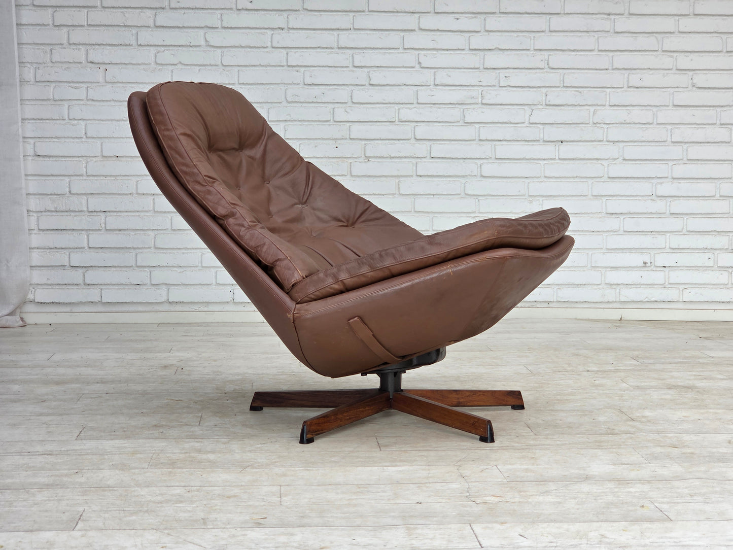 1970s, Danish design by Madsen & Schubell, swivel lounge chair.