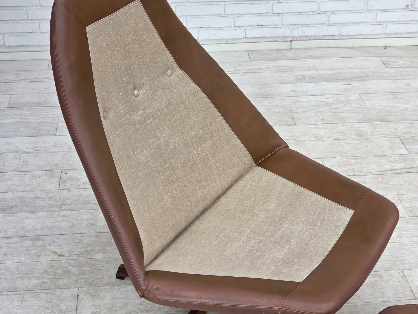 1970s, Danish design by Madsen & Schubell, swivel lounge chair.