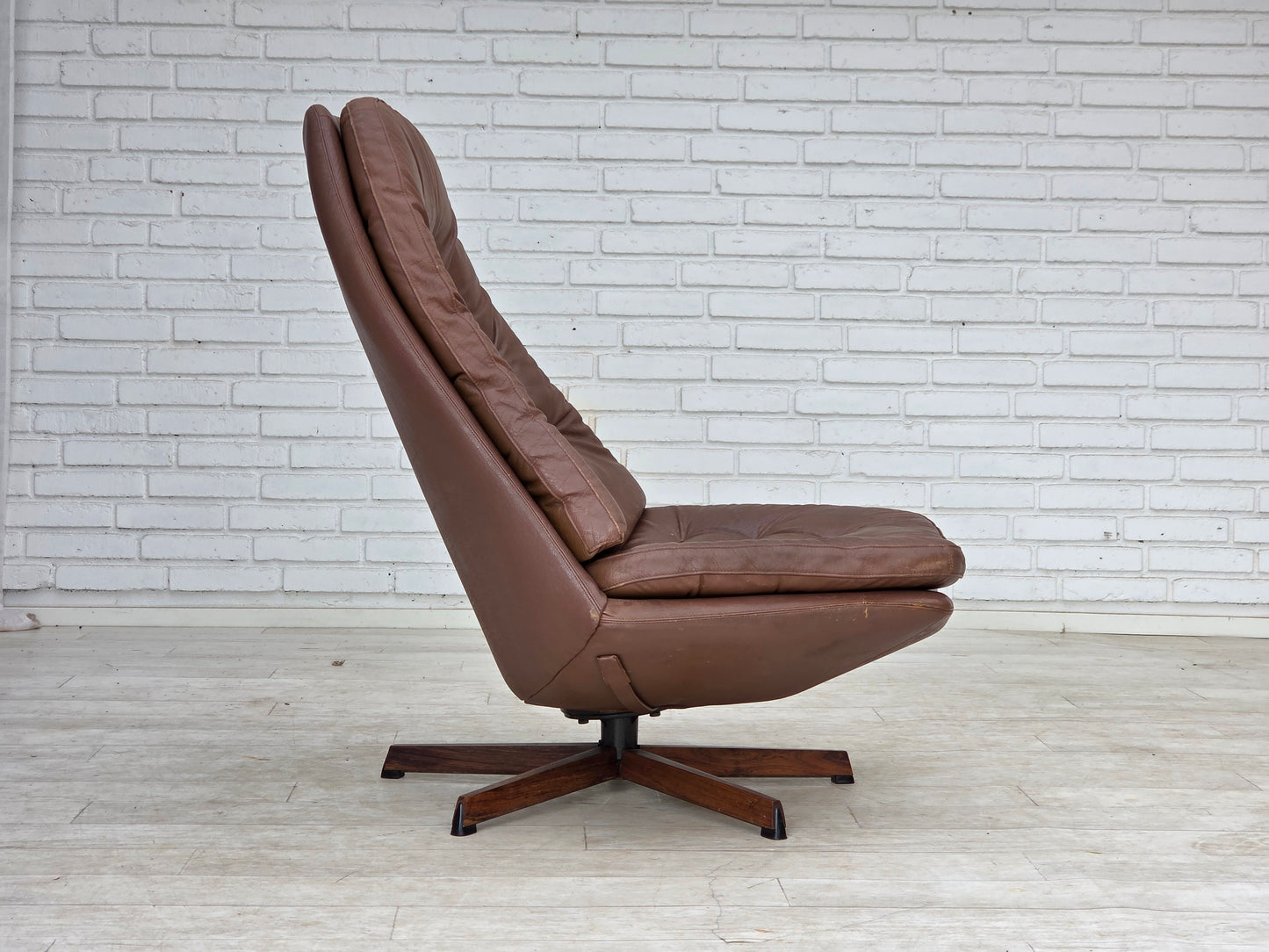 1970s, Danish design by Madsen & Schubell, swivel lounge chair.