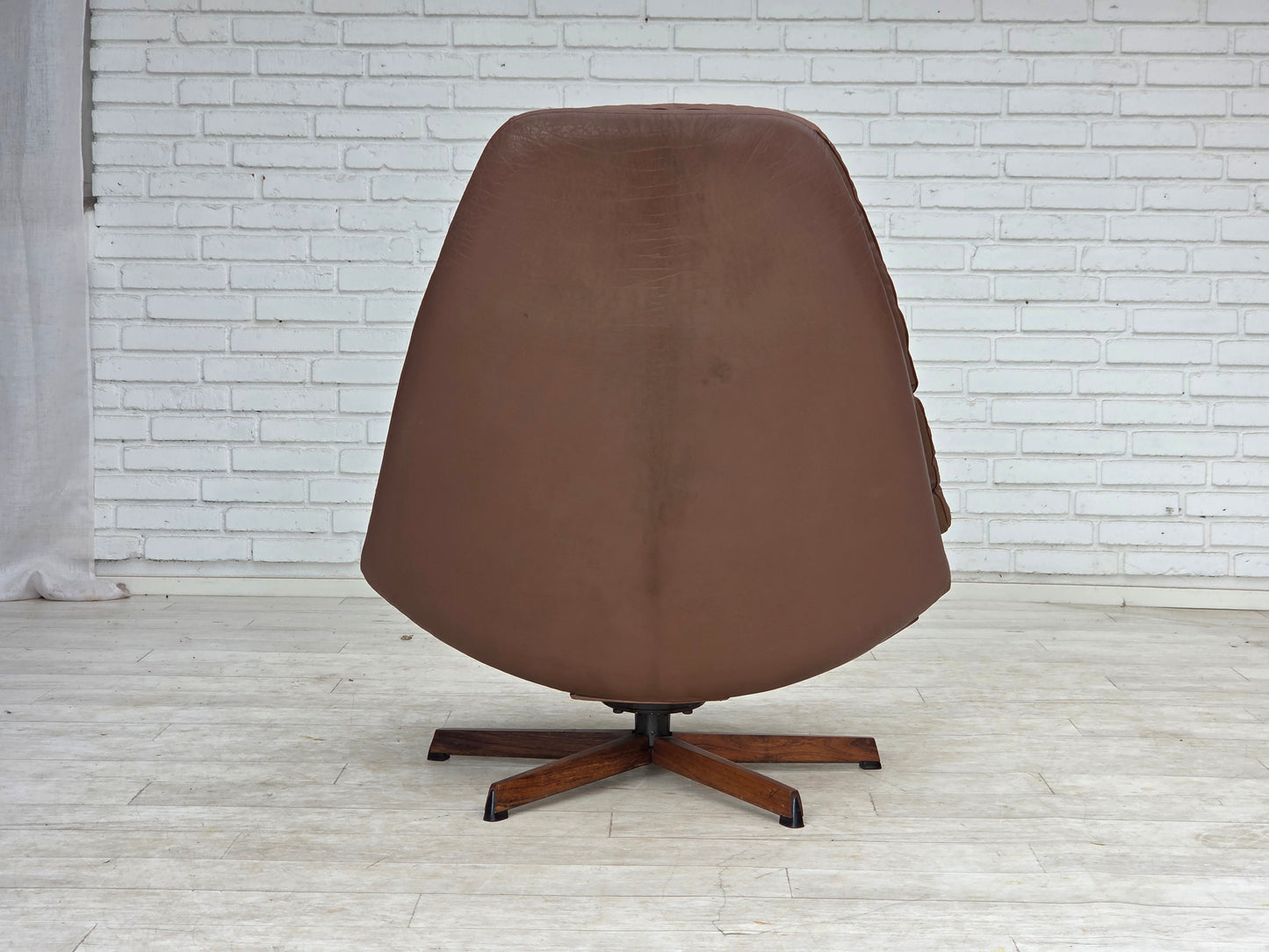 1970s, Danish design by Madsen & Schubell, swivel lounge chair.