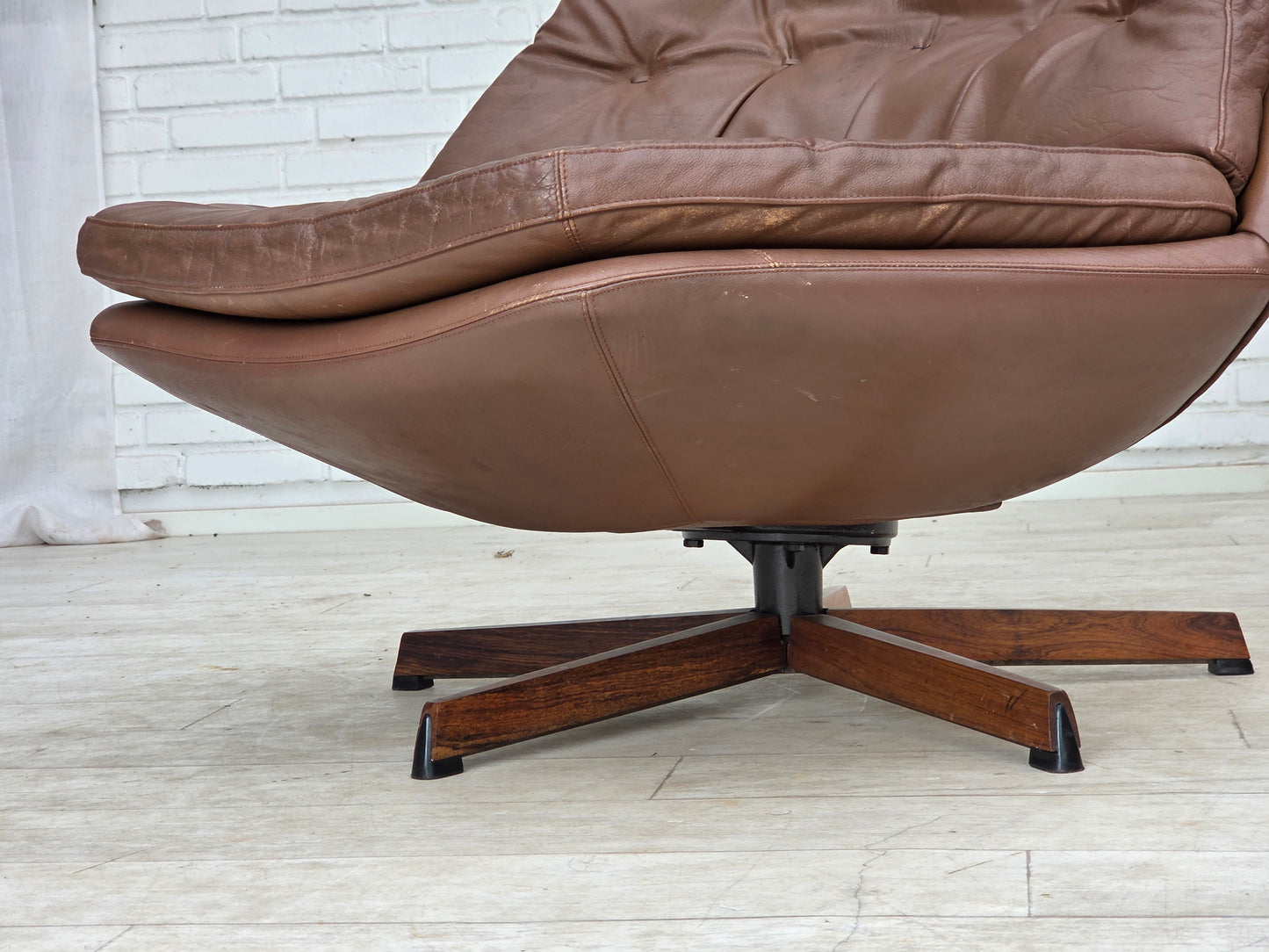 1970s, Danish design by Madsen & Schubell, swivel lounge chair.