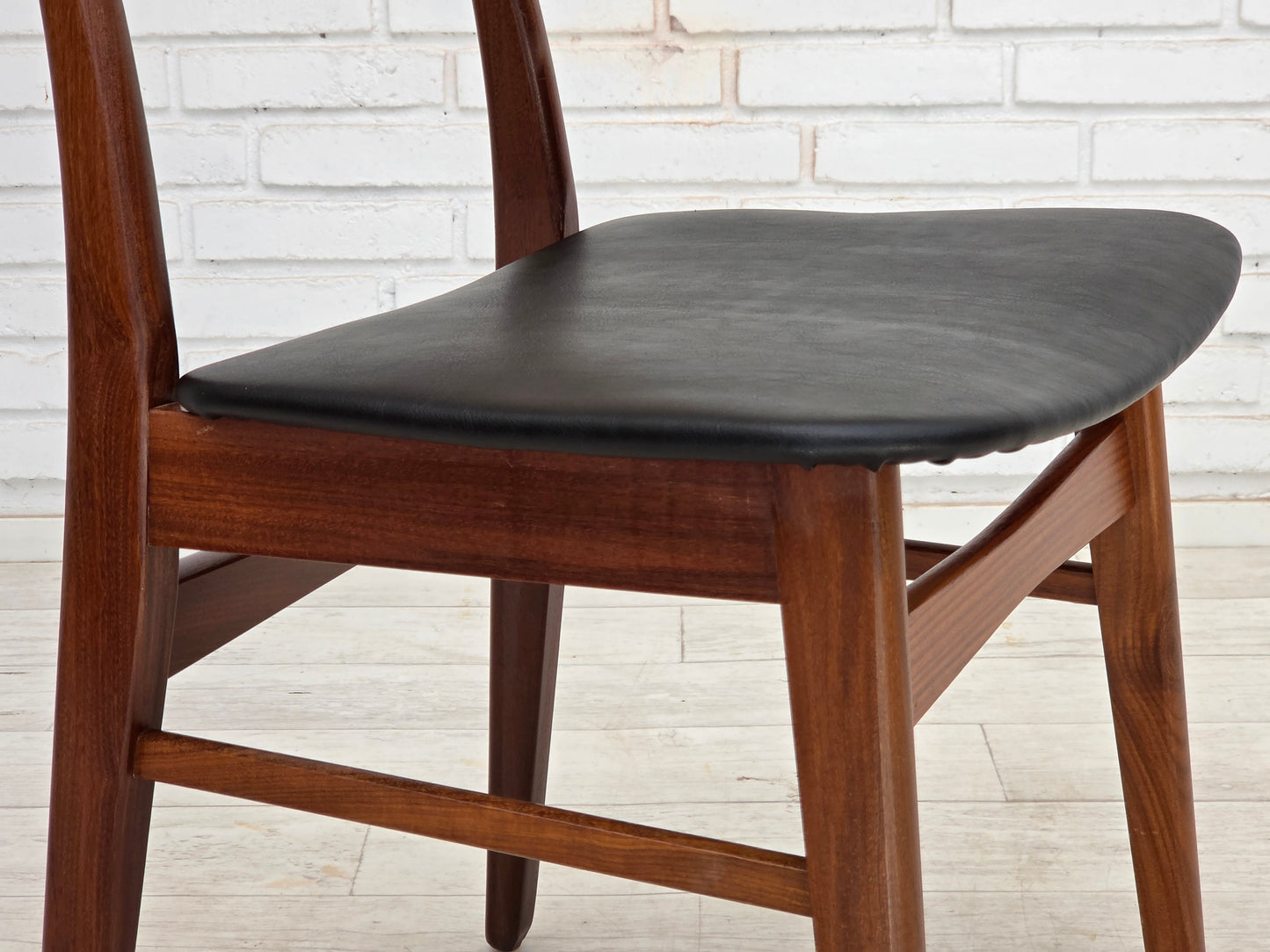 1970s, set of 4 Danish dining chairs by Findahl Møbelfabrik, solid teak wood.
