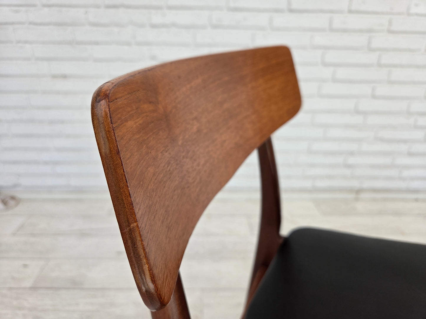 1970s, set of 4 Danish dining chairs by Findahl Møbelfabrik, solid teak wood.