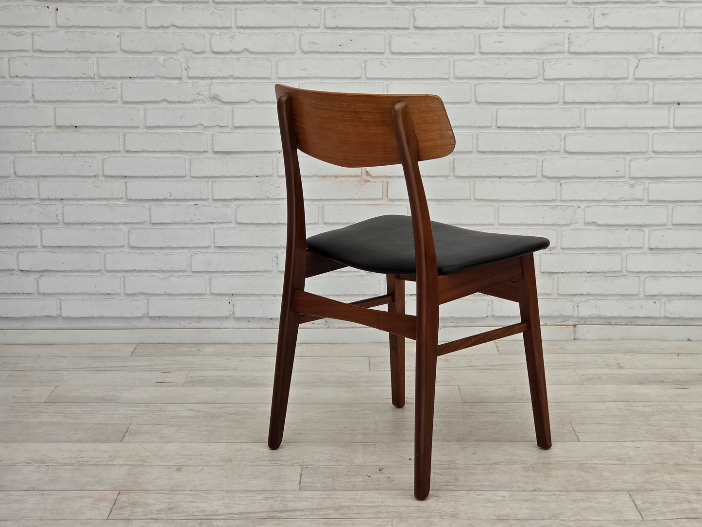 1970s, set of 4 Danish dining chairs by Findahl Møbelfabrik, solid teak wood.
