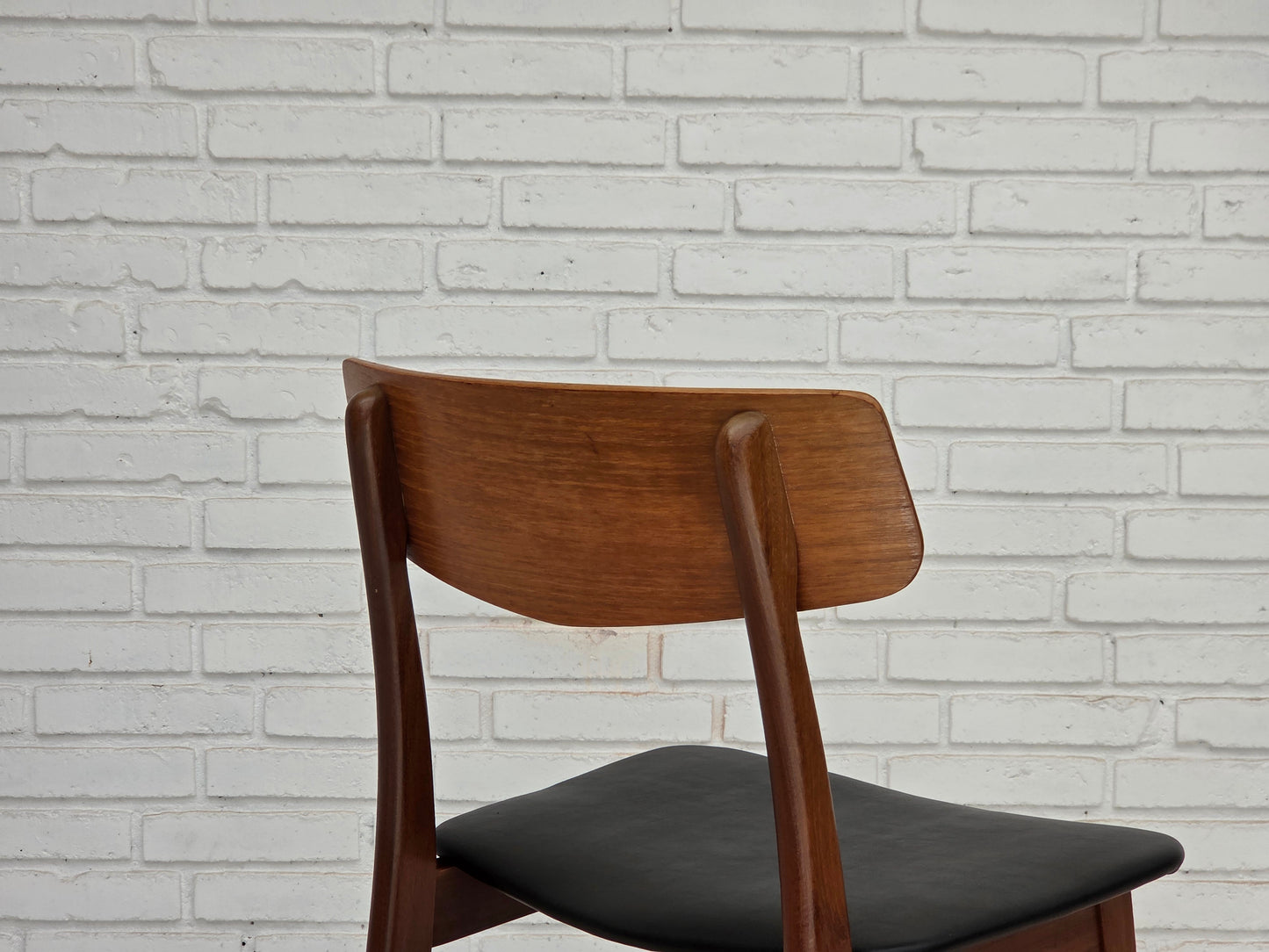 1970s, set of 4 Danish dining chairs by Findahl Møbelfabrik, solid teak wood.