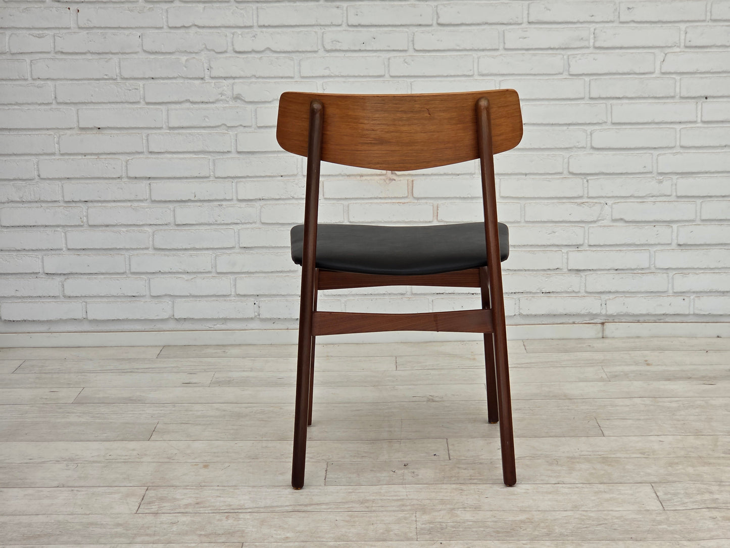 1970s, set of 4 Danish dining chairs by Findahl Møbelfabrik, solid teak wood.