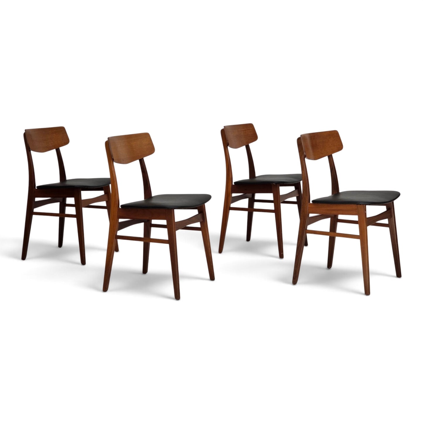 1970s, set of 4 Danish dining chairs by Findahl Møbelfabrik, solid teak wood.