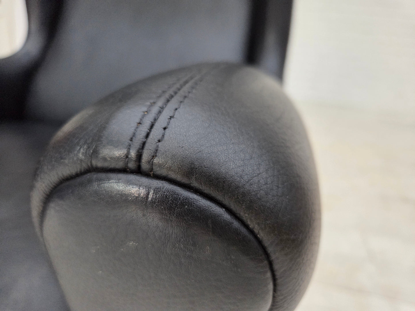 1960s, Danish design by Illum Wikkelsø, armchair, model 110, leather, teak wood.