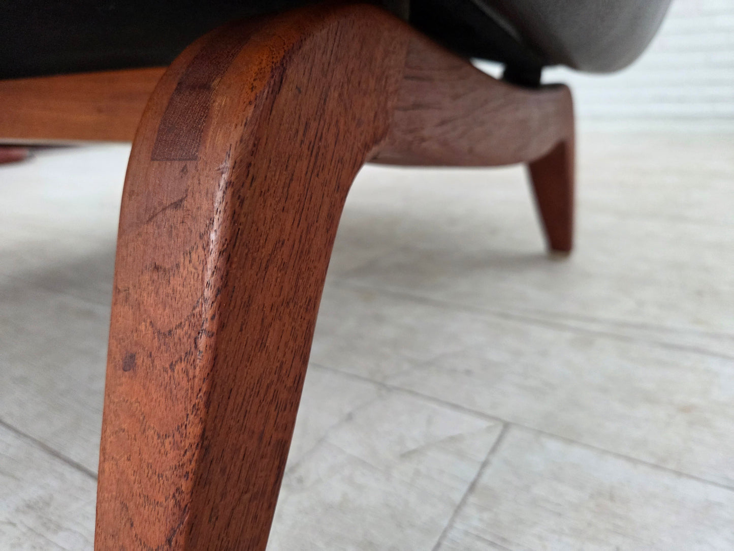1960s, Danish design by Illum Wikkelsø, armchair, model 110, leather, teak wood.
