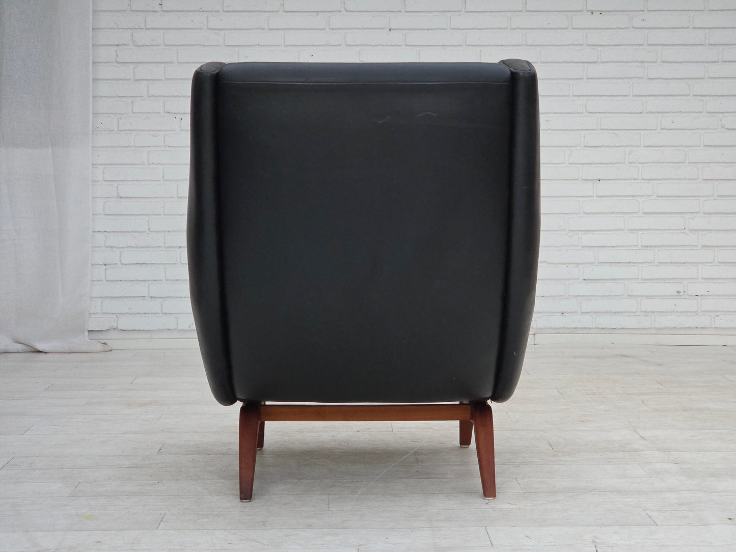 1960s, Danish design by Illum Wikkelsø, armchair, model 110, leather, teak wood.