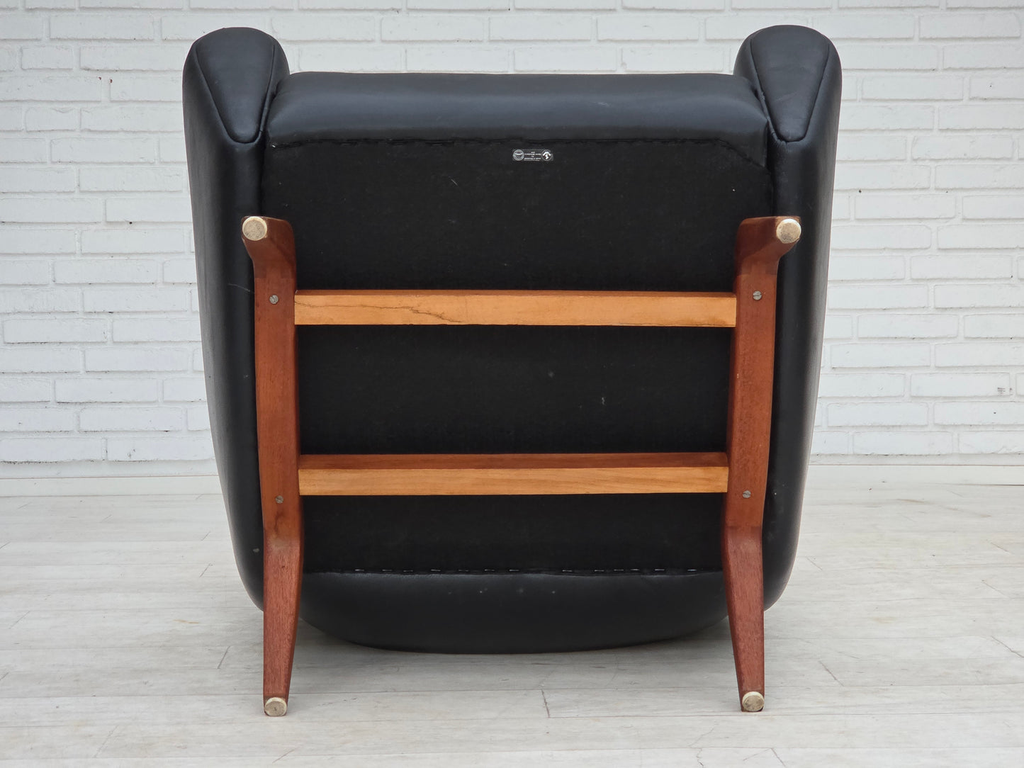 1960s, Danish design by Illum Wikkelsø, armchair, model 110, leather, teak wood.