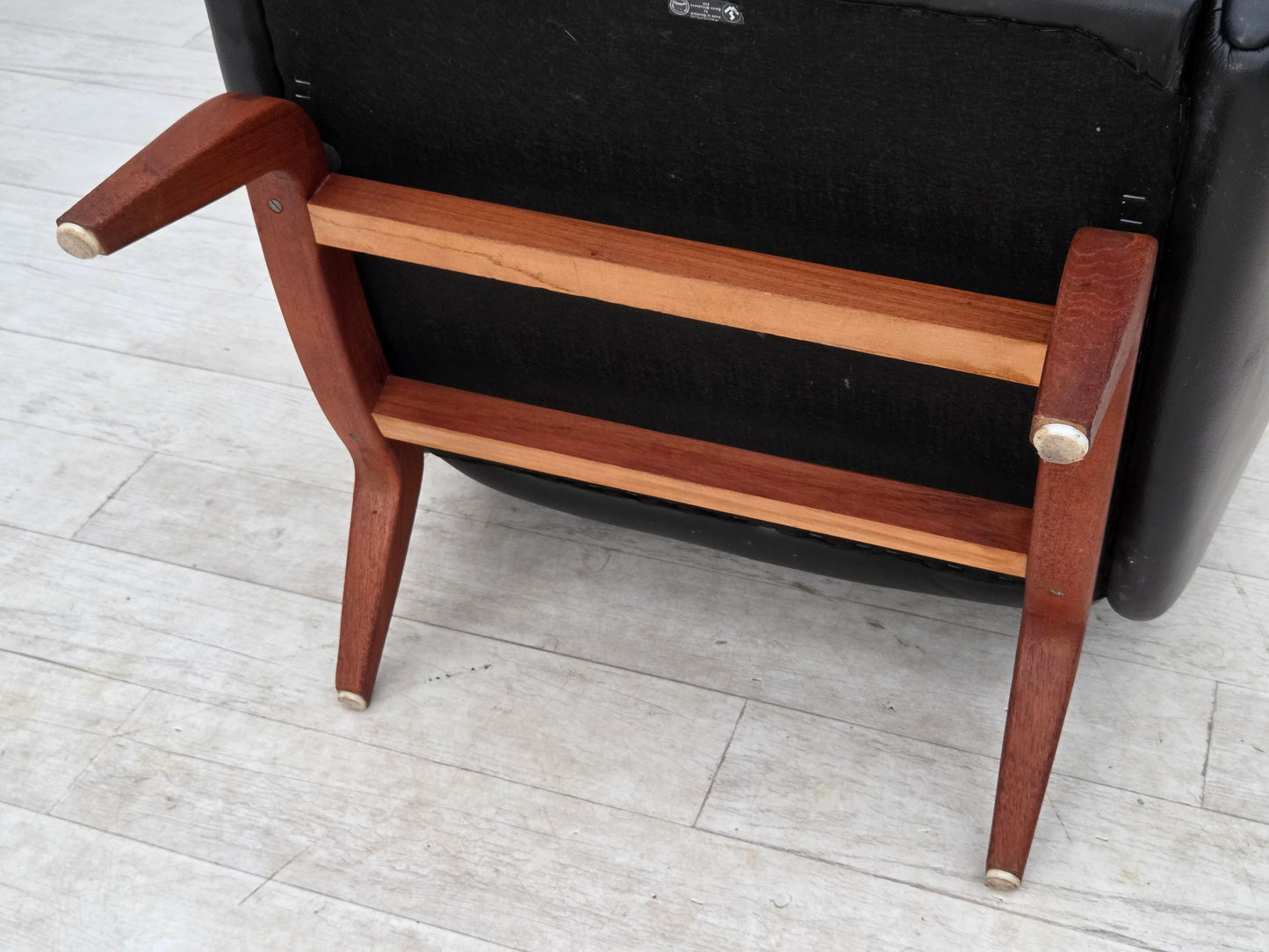1960s, Danish design by Illum Wikkelsø, armchair, model 110, leather, teak wood.