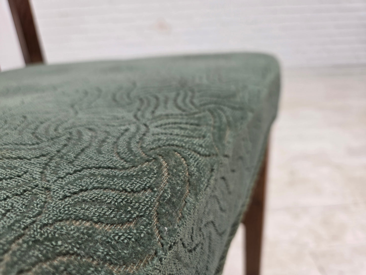 1960s, set of 6 Danish dining chairs, furniture wool, oak wood.