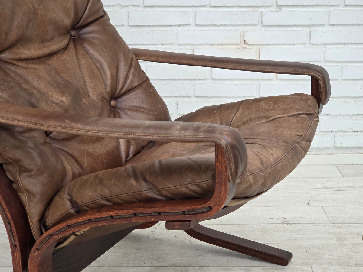 1970s, Norwegian design by Ingmar Relling, chair model "Siesta" with footstool.