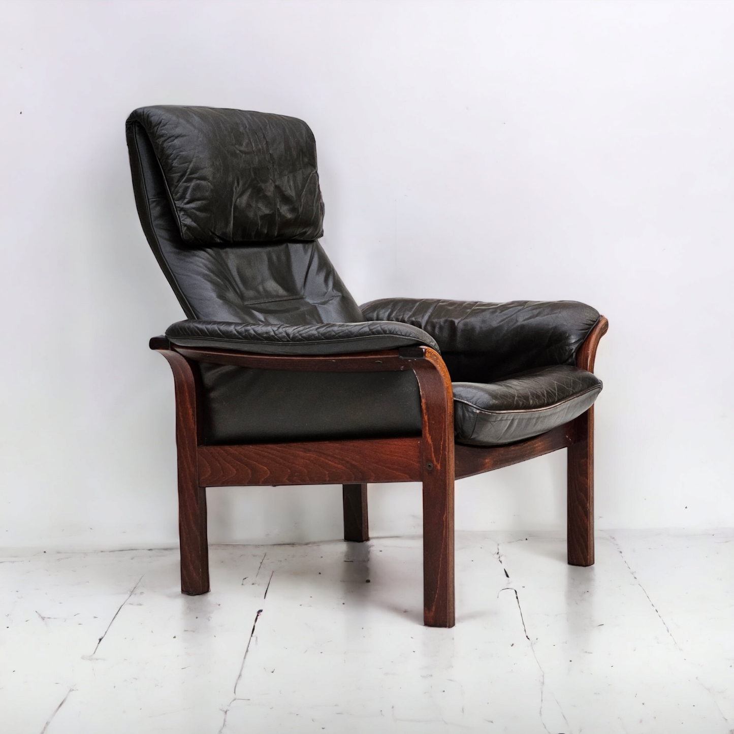 1970s, Swedish design by Göte Möbler adjustable lounge chair, brown leather.