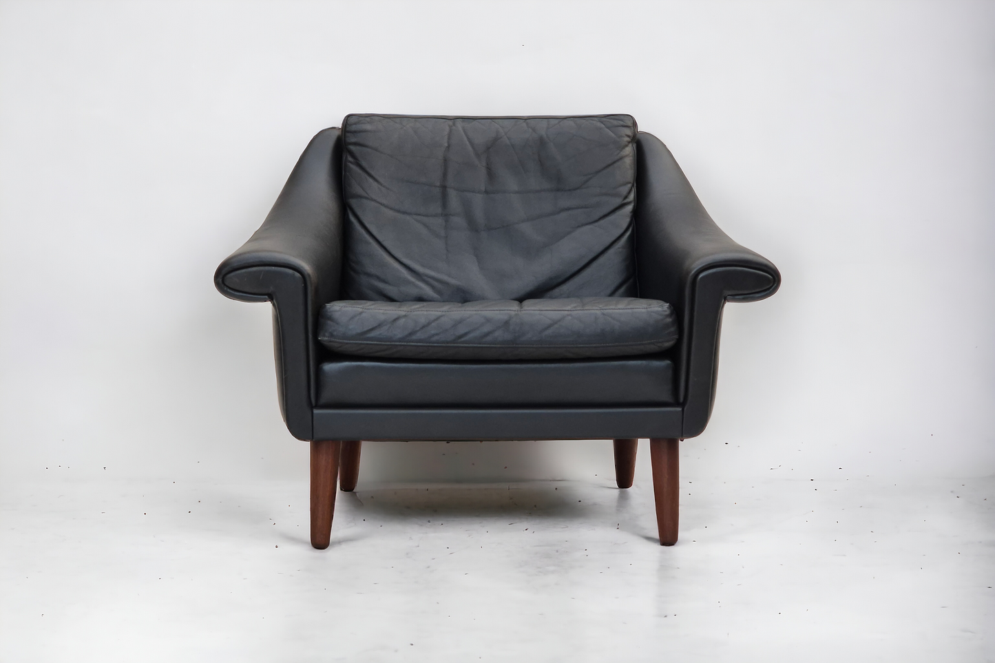 1960s, Danish design by Aage Christiansen for Erhardsen & Andersen, lounge chair model "Matador", original condition.