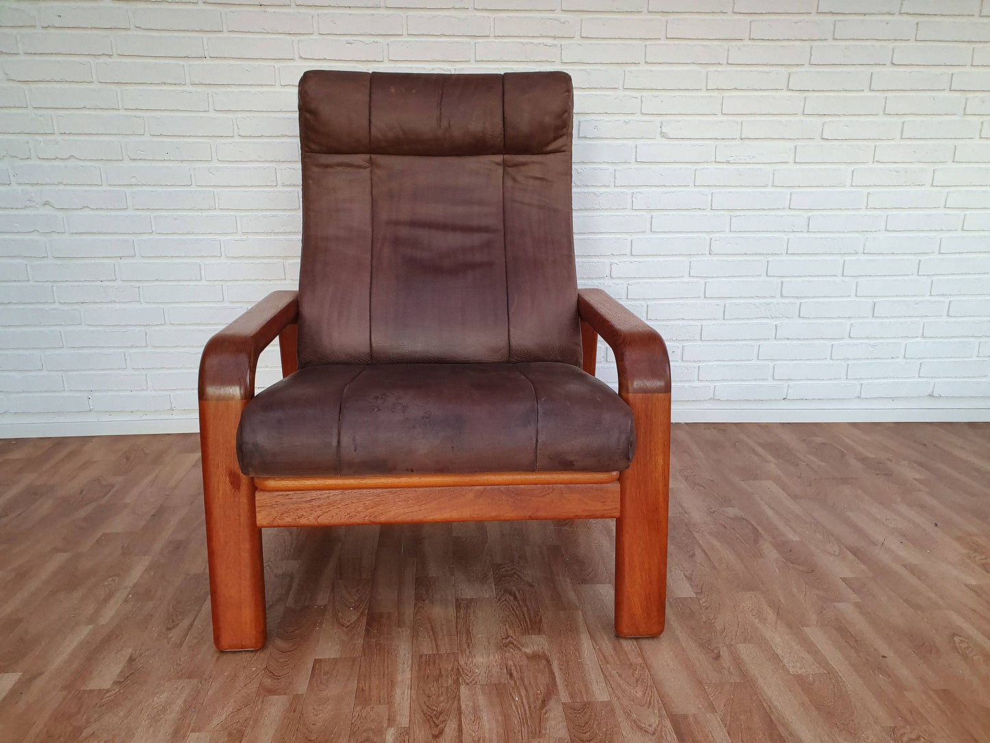 1980s, Danish adjustable lounge chair, HS Design, nubuck leather, solid teak wood.