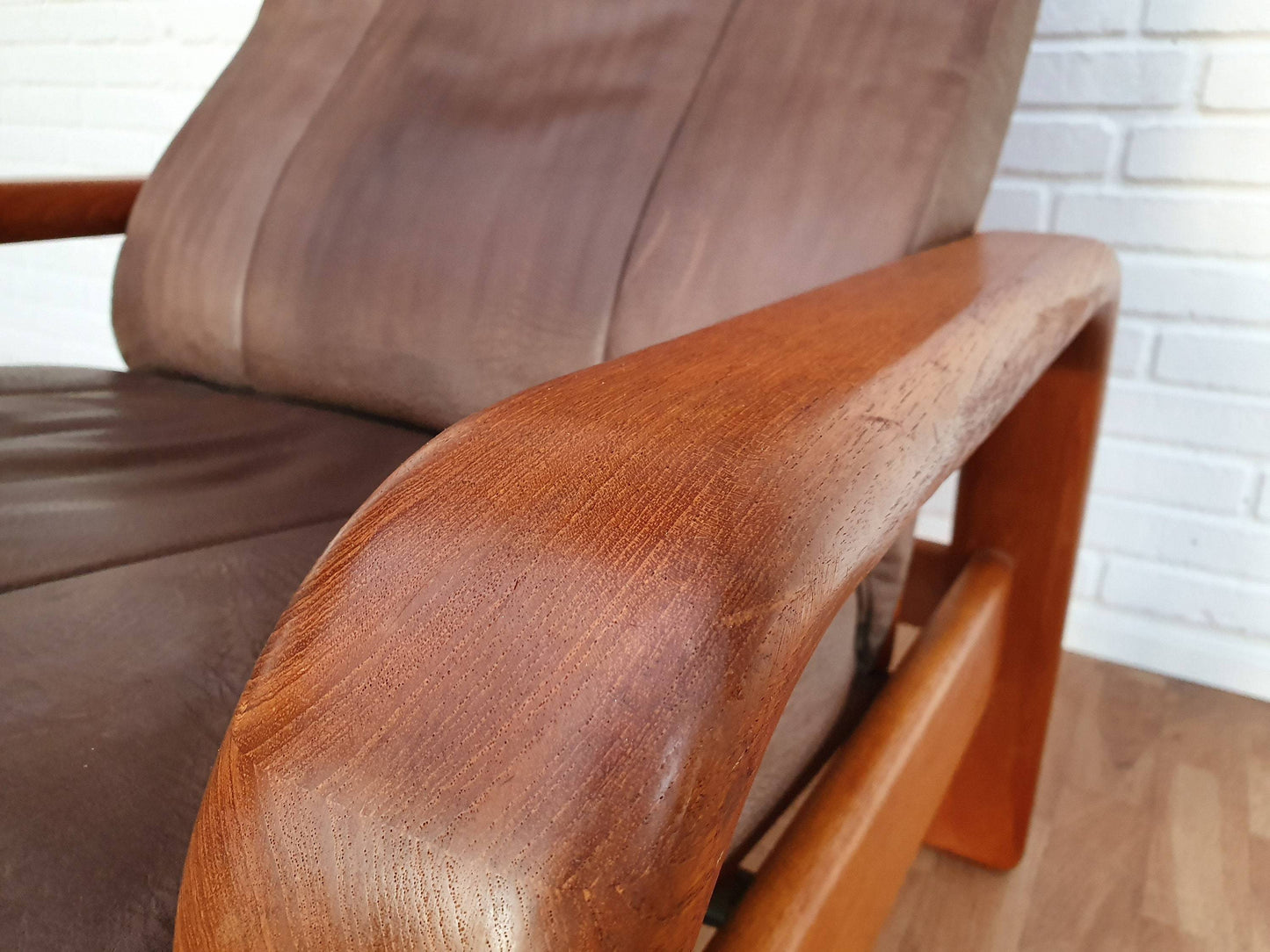 1980s, Danish adjustable lounge chair, HS Design, nubuck leather, solid teak wood.