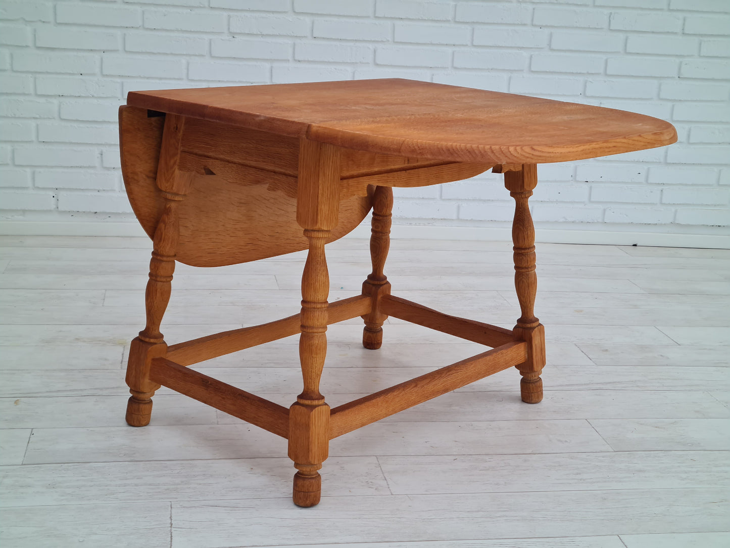 1960s, coffee table, Danish design, Henning Kjærnulf style, oak wood.