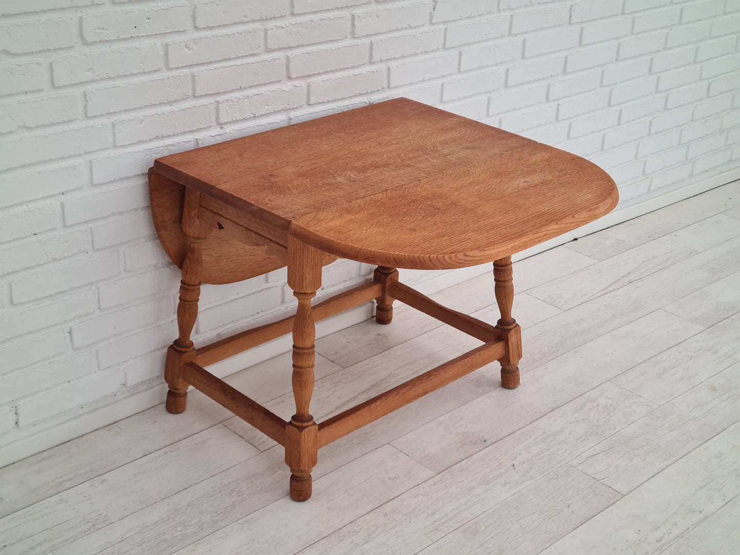 1960s, coffee table, Danish design, Henning Kjærnulf style, oak wood.